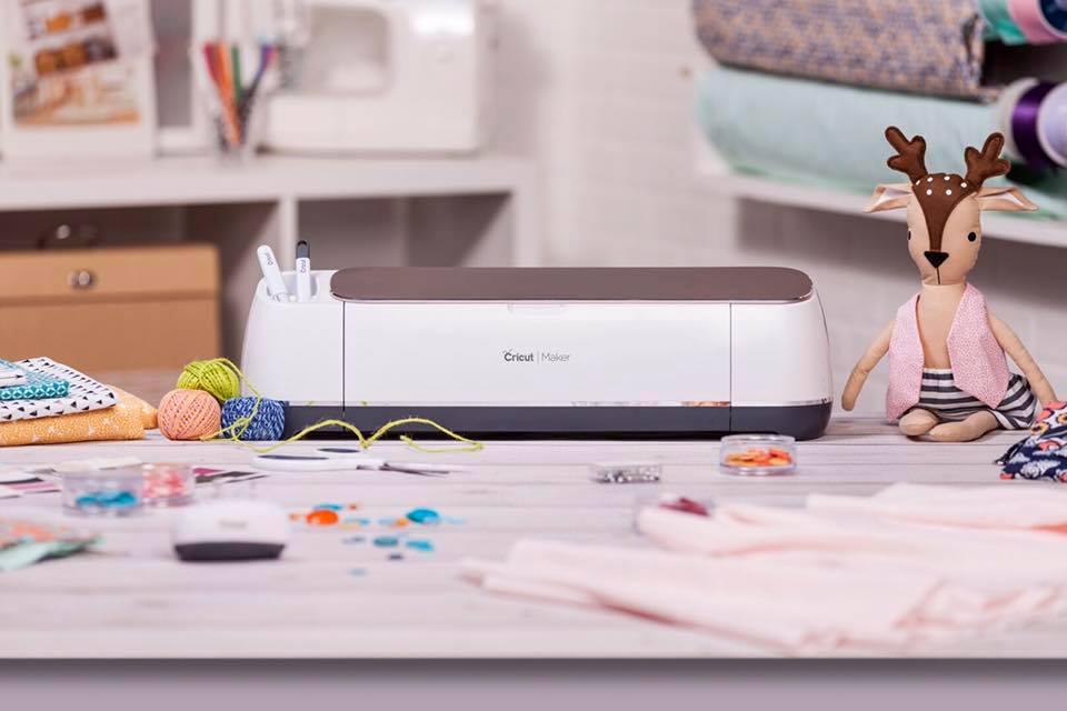 Cricut Explore Air 2 vs. Cricut Maker – Which is Better?