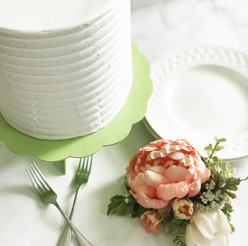 DIY Cake Stand with Cake