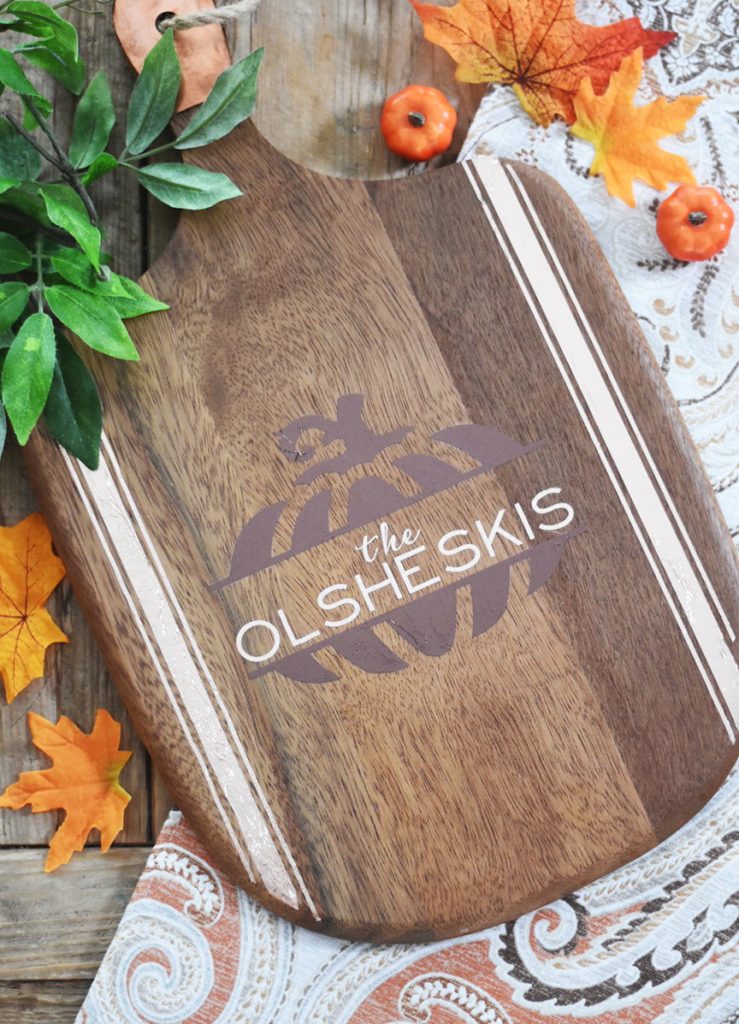 DIY Personalized Wood Tray with Pumpkin made with the Cricut EasyPress 2