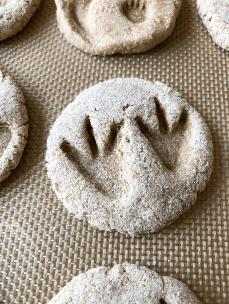 DIY Dinosaur Fossils - Dinosaur Party Favor Ideas curated by Pineapple Paper Co.