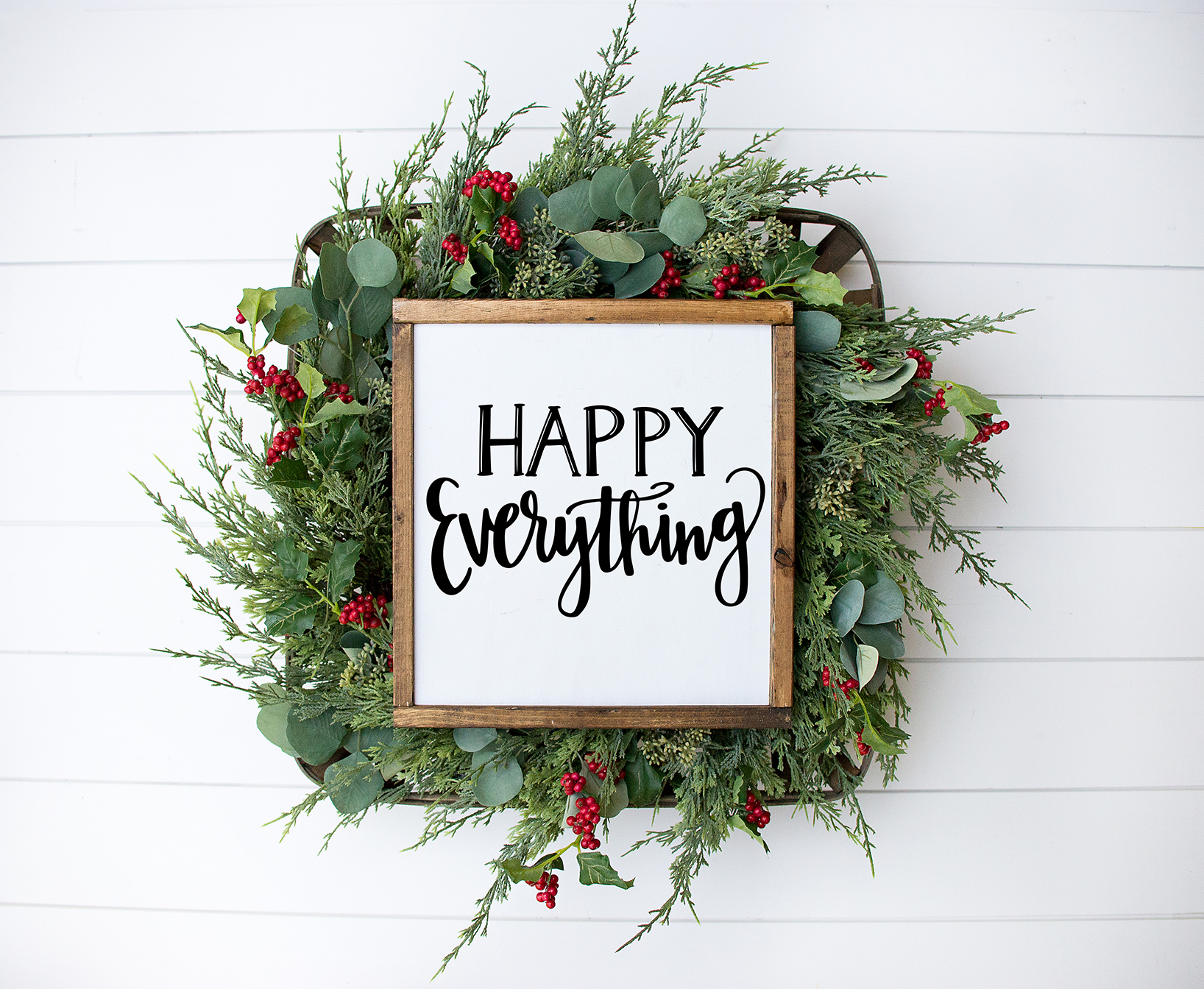 Download your FREE Happy Everything SVG Cut File to make DIY Holiday Signs and DIY Doormats with your Cricut by Pineapple Paper Co.