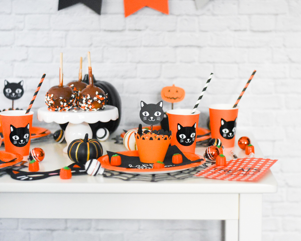 DIY Halloween Party Crafts by Pineapple Paper Co.