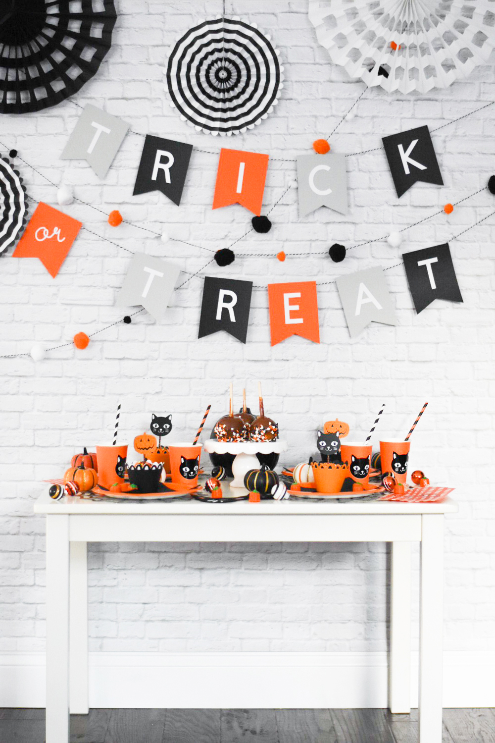 Make Your Own Kids Halloween Party Decor - Trick or Treat Halloween Party with Cricut Maker - Pineapple Paper Co.