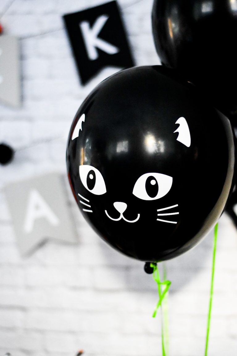 How to Make DIY Black Cat Halloween Balloons