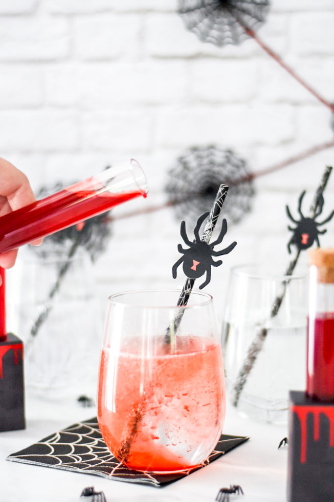 How to Make Easy Poison Spider Halloween Drinks and Cocktails by Pineapple Paper Co.