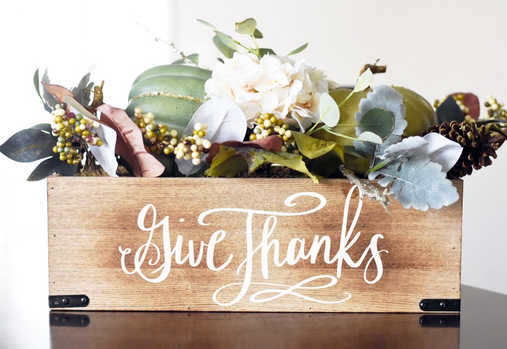 Download a FREE Give Thanks SVG and tutorial for DIY Thanksgiving Table Decor Centerpiece Box with your Cricut by Pineapple Paper Co.