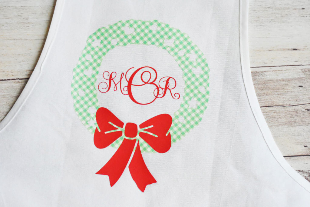 How to Make a DIY Monogrammed Apron Gift with Martha Stewart, Cricut, and Michaels by Pineapple Paper Co.
