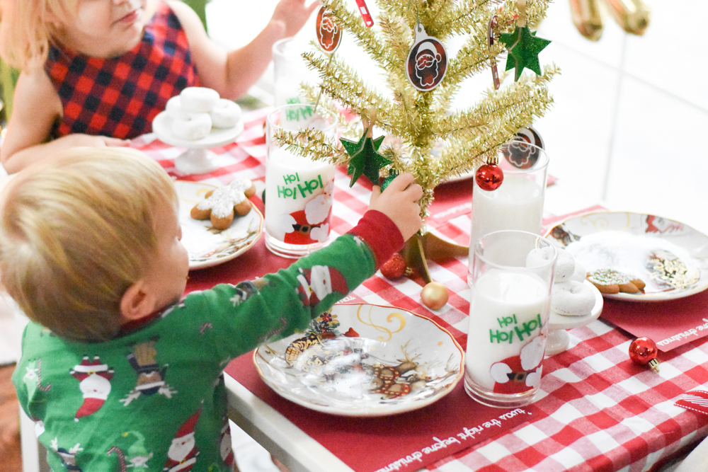 'Twas the Night Before Christmas Kids' Party Table and Christmas Party Ideas made with the Cricut Maker by Pineapple Paper Co.