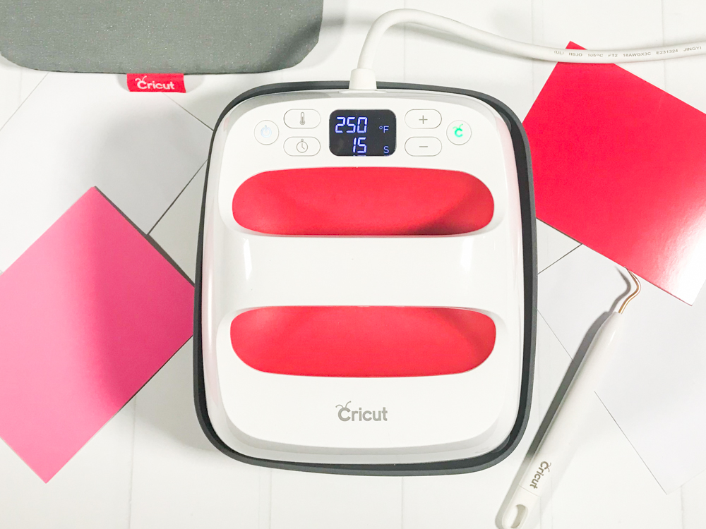Two Easy Handmade Valentines using Cricut Iron On Vinyl and the Cricut EasyPress 2 by Pineapple Paper Co.