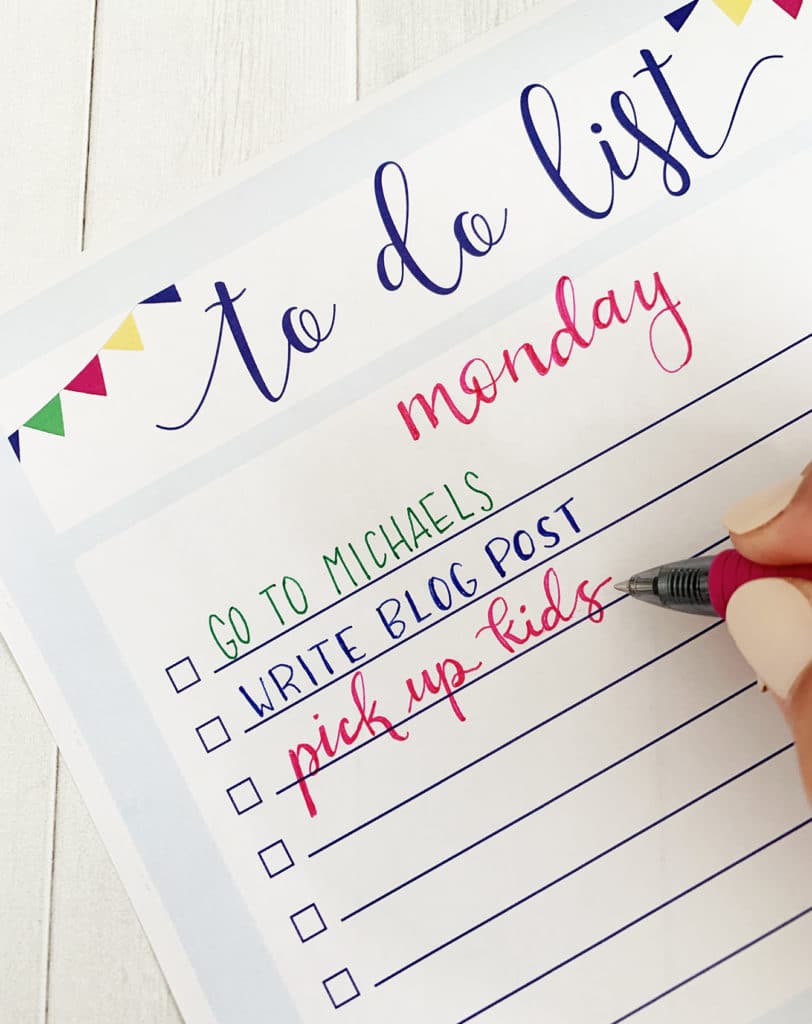 Free Printable To Do List by Pineapple Paper Co. using hand lettering tips with G2 and erasable FriXion pens by Pilot Pen at Michaels