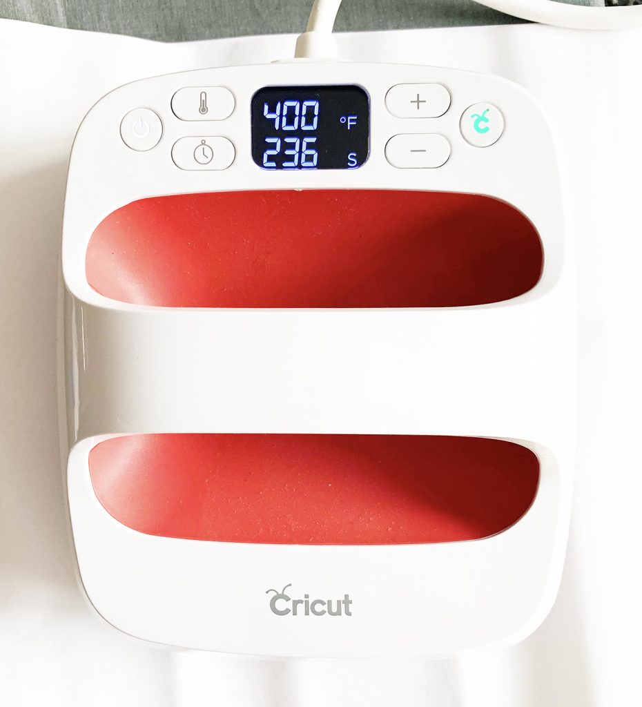 DIY Holiday Hostess Gift with the Cricut by Pineapple Paper Co.