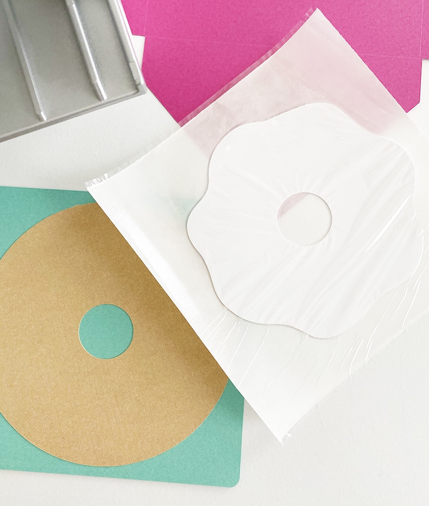 DIY Donut Birthday Invitations with your Cricut by Pineapple Paper Co.