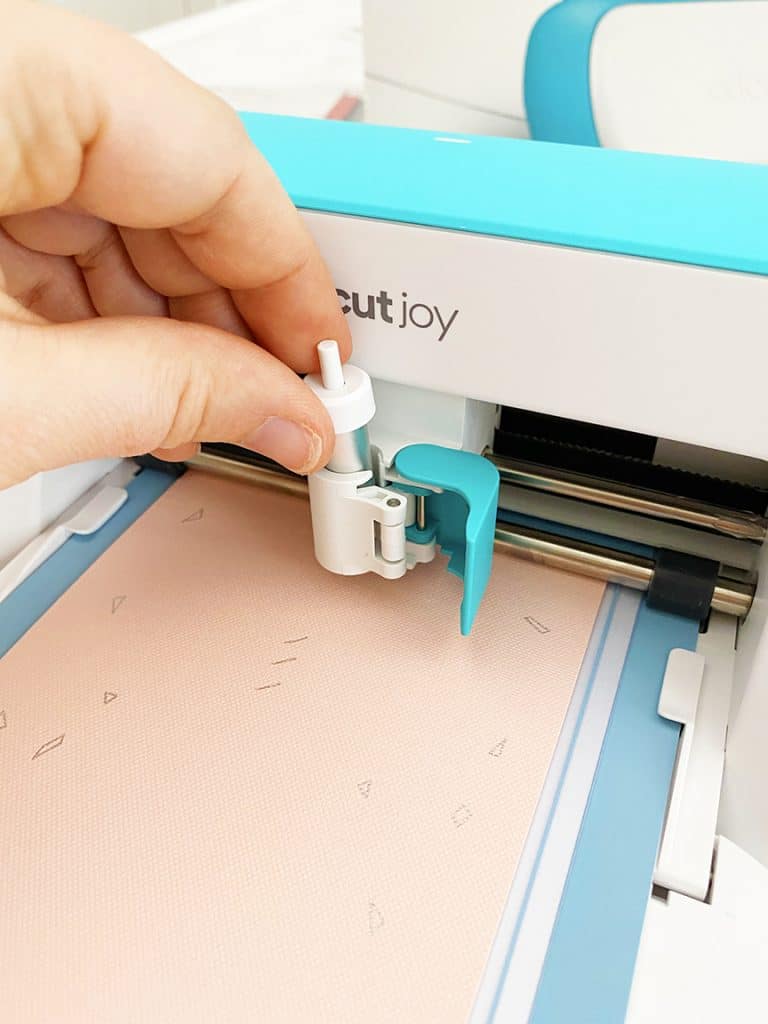 How to Make a DIY Greeting Card with the Cricut Joy and Cricut Card Mat by Pineapple Paper Co.