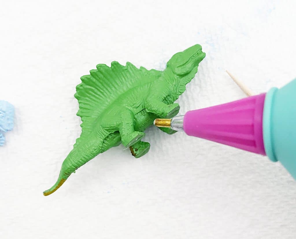 Easy DIY Dinosaur Cupcake Toppers for a Dinosaur Birthday Party by Pineapple Paper Co.