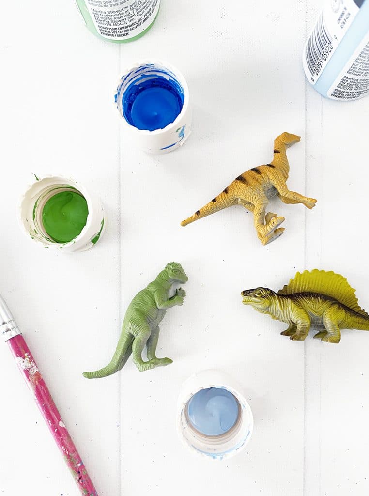 Easy DIY Dinosaur Cupcake Toppers for a Dinosaur Birthday Party by Pineapple Paper Co.