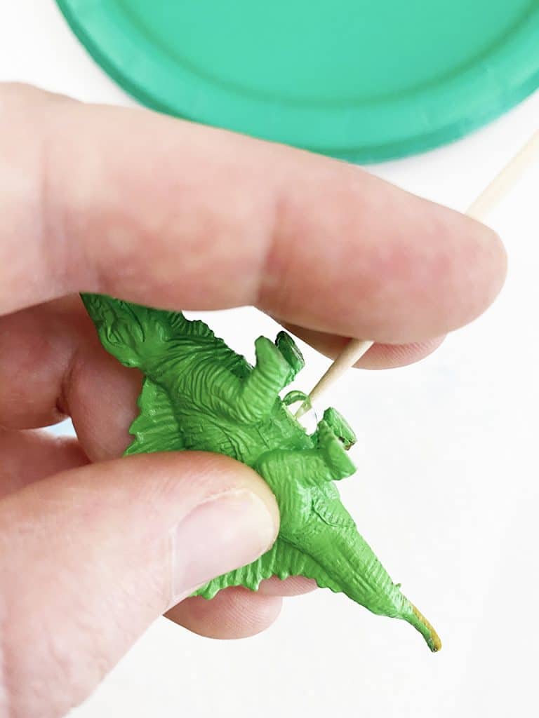 Easy DIY Dinosaur Cupcake Toppers for a Dinosaur Birthday Party by Pineapple Paper Co.
