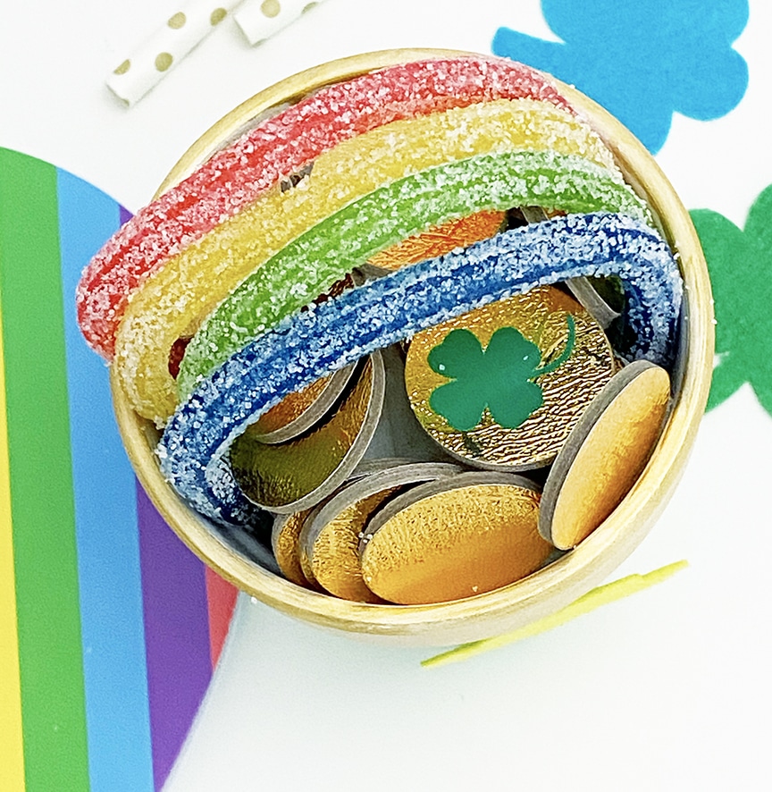 Pot of Gold Craft for St. Patrick's Day by Pineapple Paper Co.