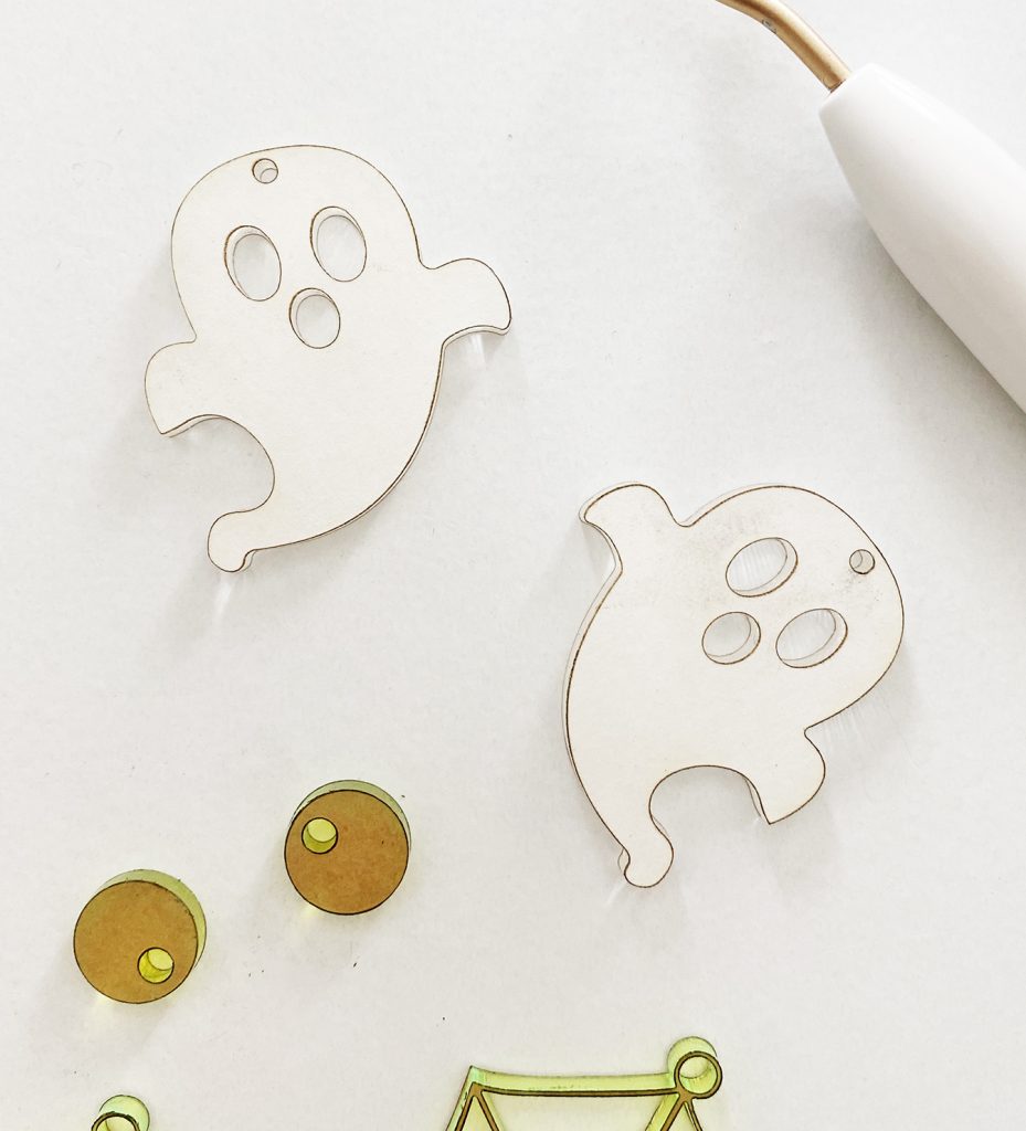 DIY Acrylic Ghost Halloween Earrings made with a Glowforge by Pineapple Paper Co.