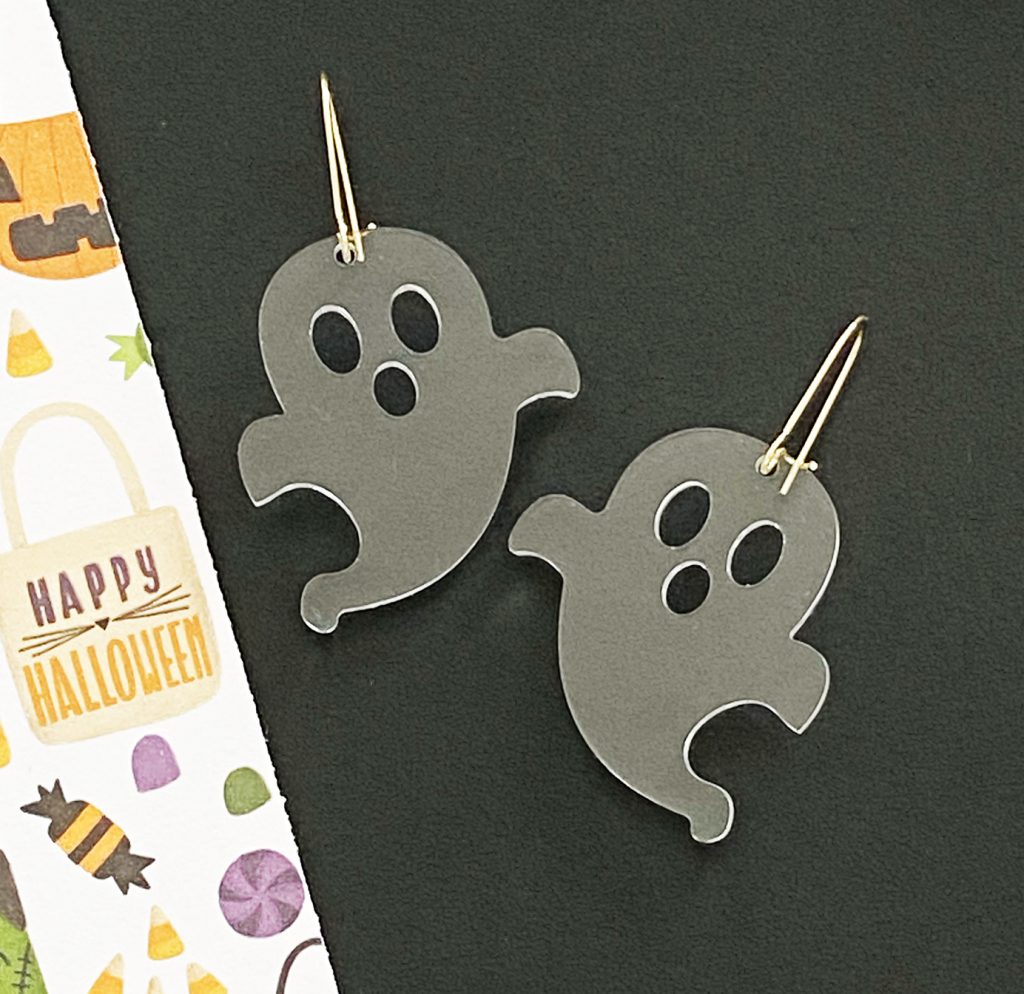 DIY Acrylic Ghost Halloween Earrings made with a Glowforge by Pineapple Paper Co.