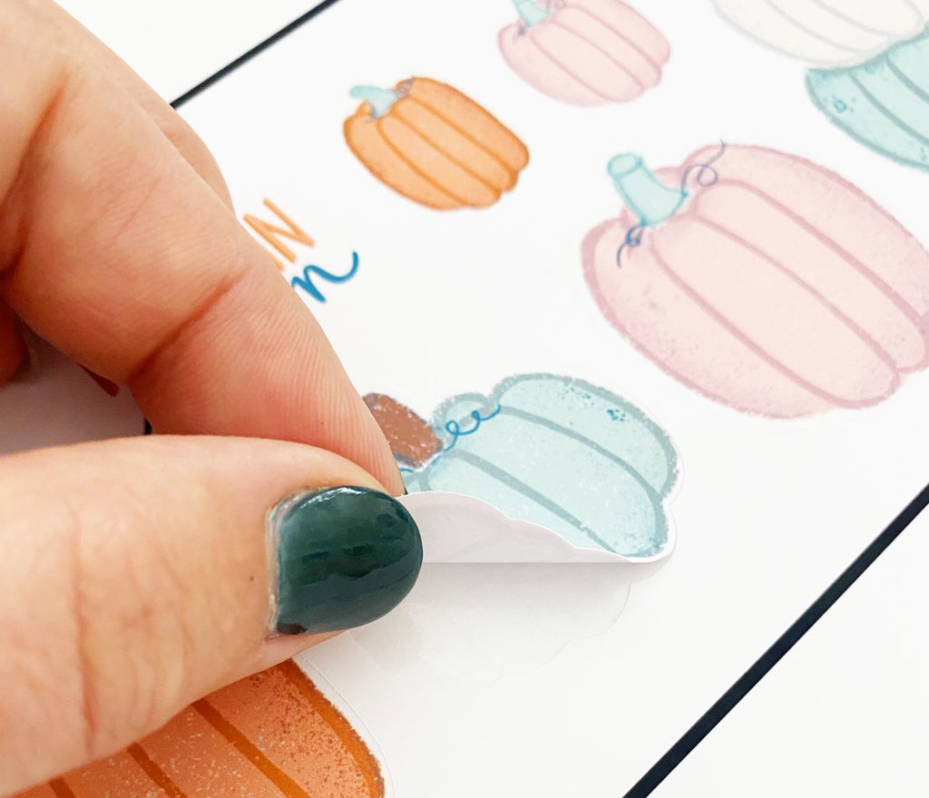 Print then Cut Pumpkin Stickers with a Cricut