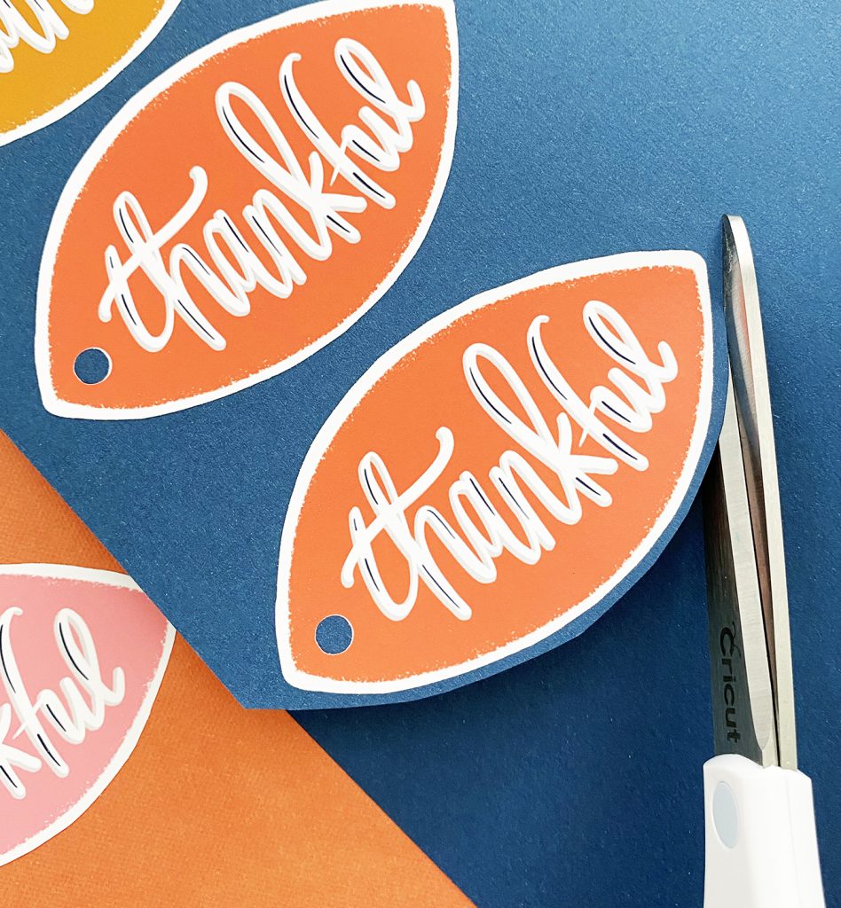 Cut out Printable Thankful Vinyl Labels on Cardstock