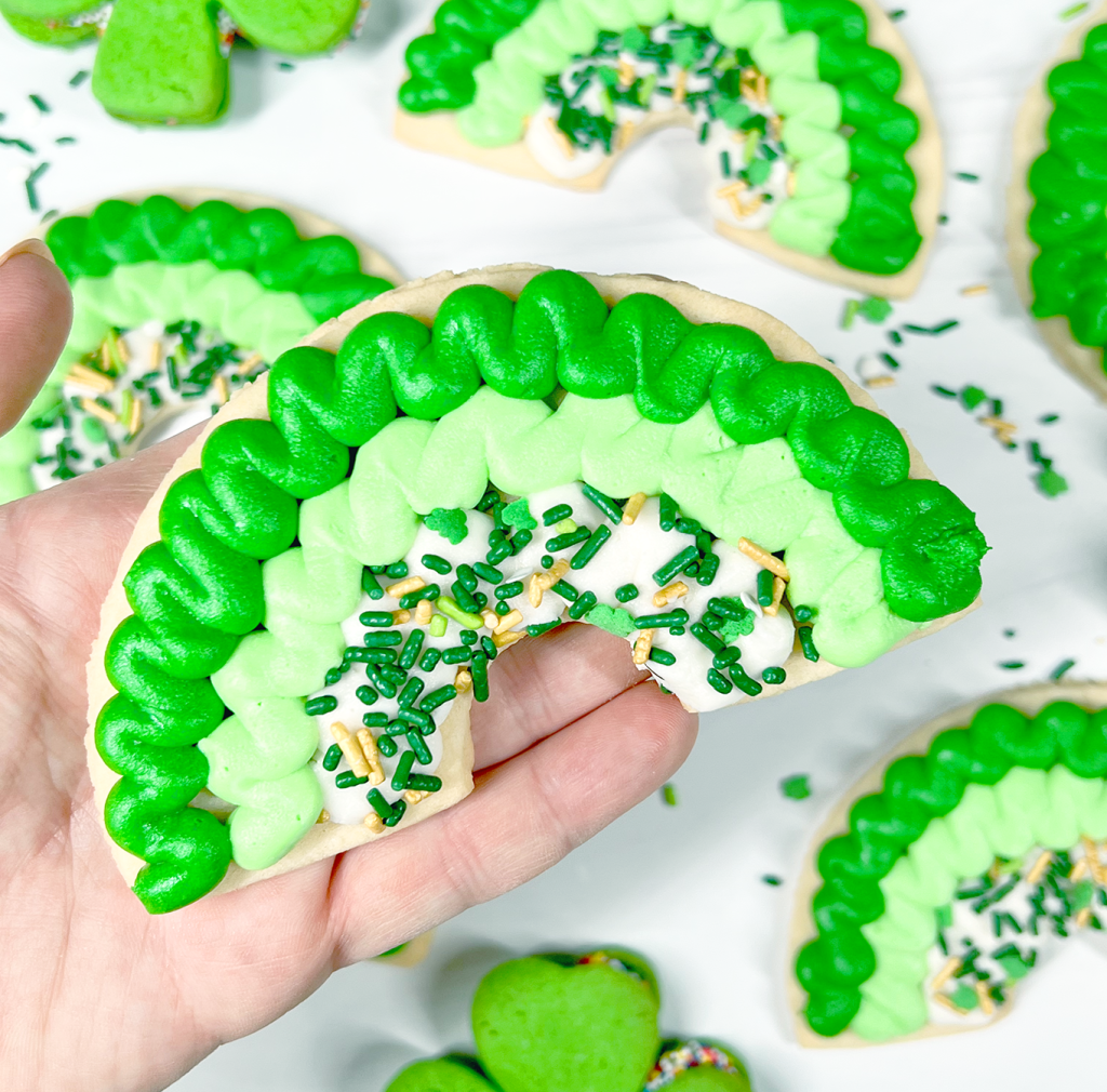 Green Rainbow Cookie with Tutorial for St Patrick's Day
