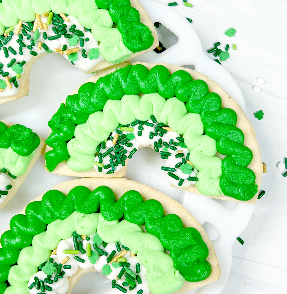 Green Rainbow Cookie with Tutorial for St Patrick's Day