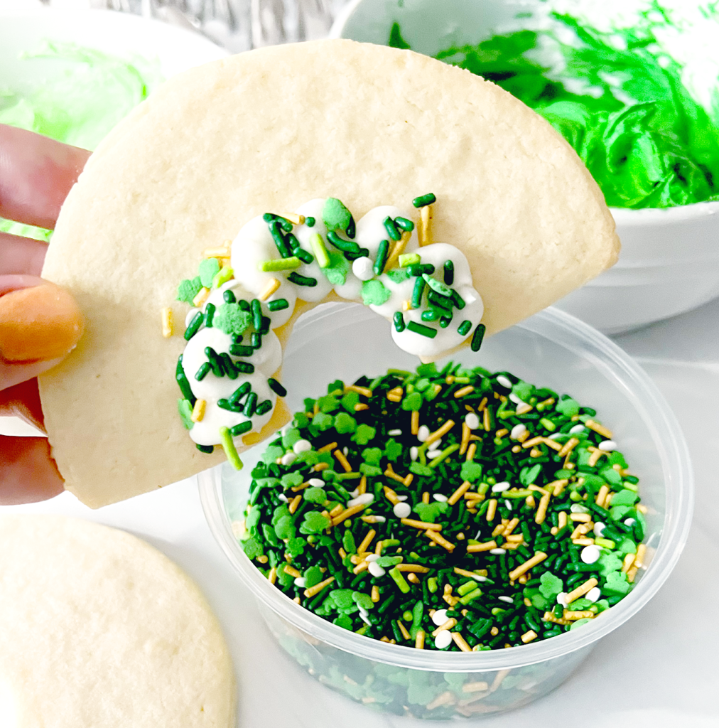 Green Rainbow Cookie with Tutorial for St Patrick's Day