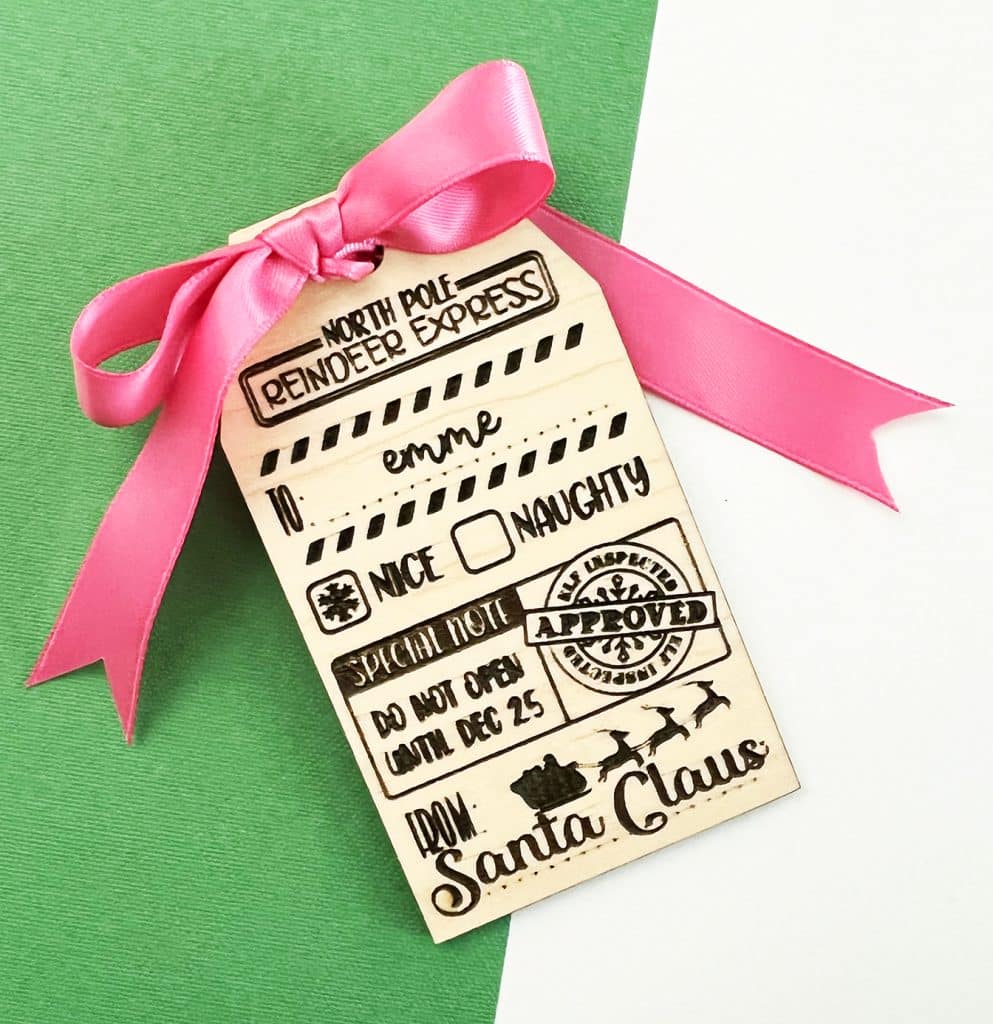 christmas gift tag made from maple plywood on xtool m1 laser cutter