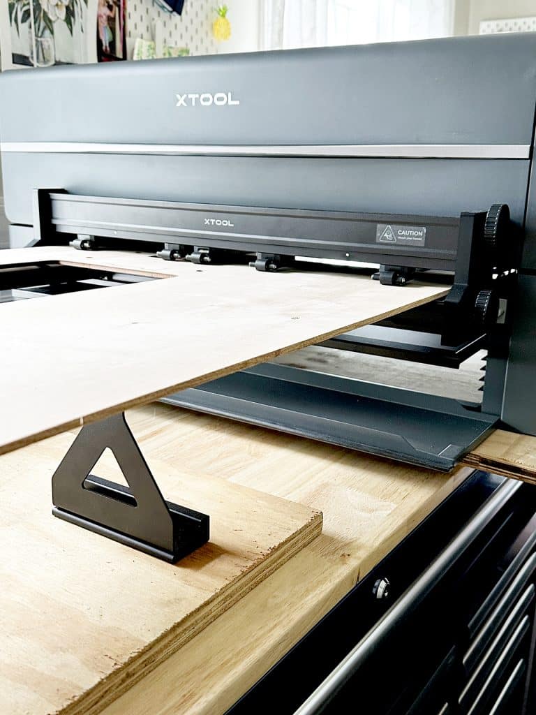 large plywood on rails in xtool p2 automatic conveyor feeder
