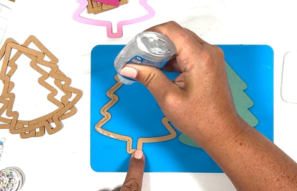 layers of diy shaker ornament with cricut