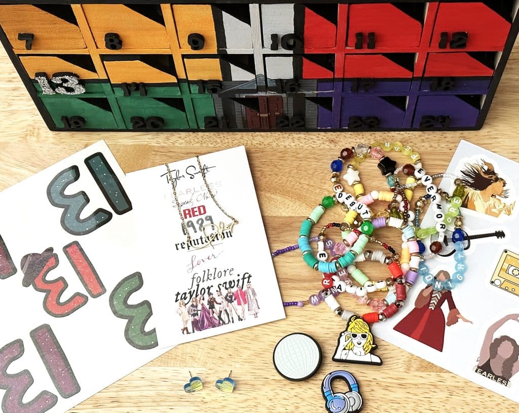 diy taylor swift lover house advent calendar