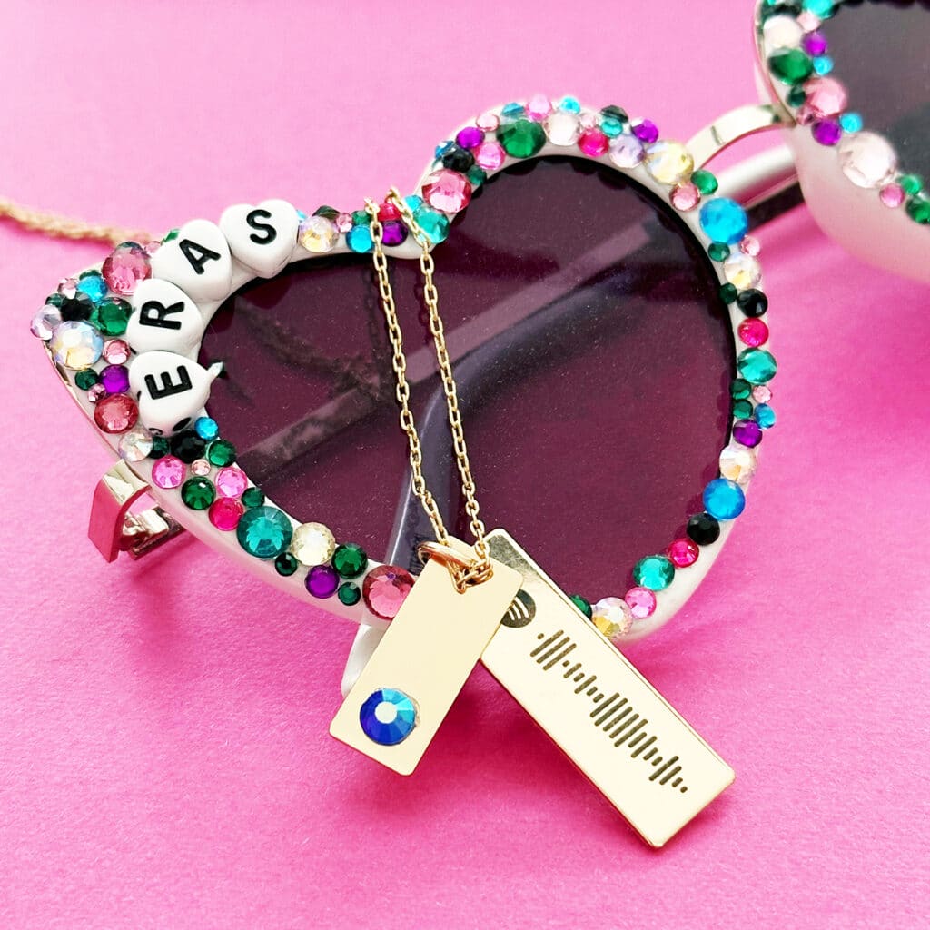 diy spotify code necklace engraved with xtool f1 laser machine
